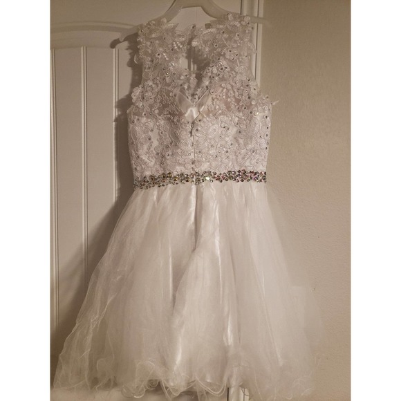 Gorgeous white hand sewn beaded lace dress size extra small by Elizabeth koh - Picture 5 of 8